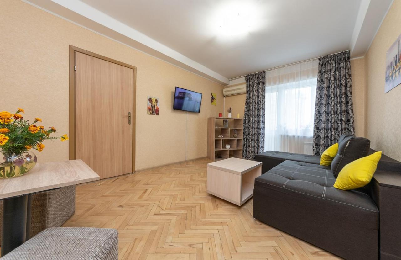 1 Bedroom Apart Near Metro Pecherska Kiev Exterior foto