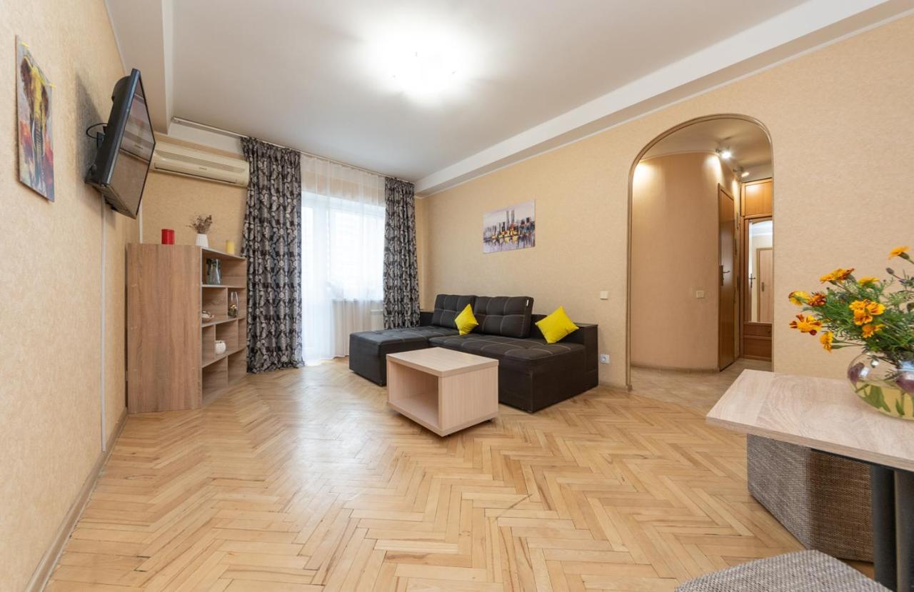 1 Bedroom Apart Near Metro Pecherska Kiev Exterior foto